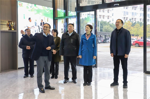 市政协主要领导莅临双蚁药业调研指导